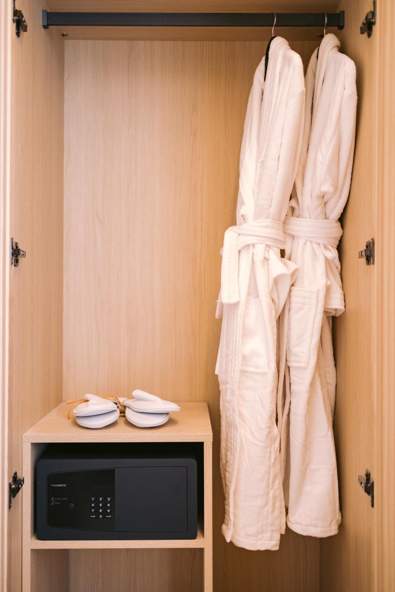 Superior Double Room,1576802483:JPEG