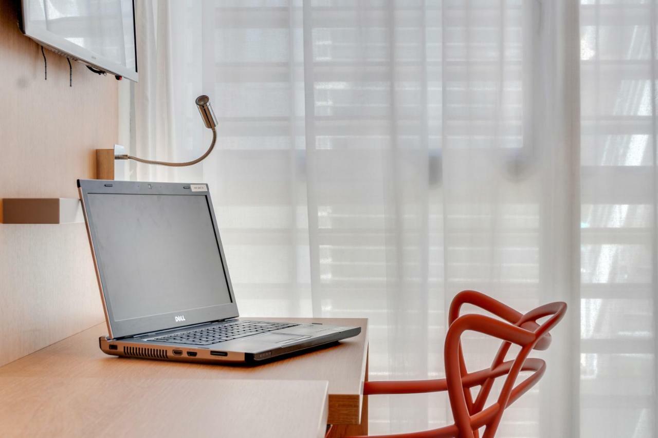 Estudio (2 adultos)